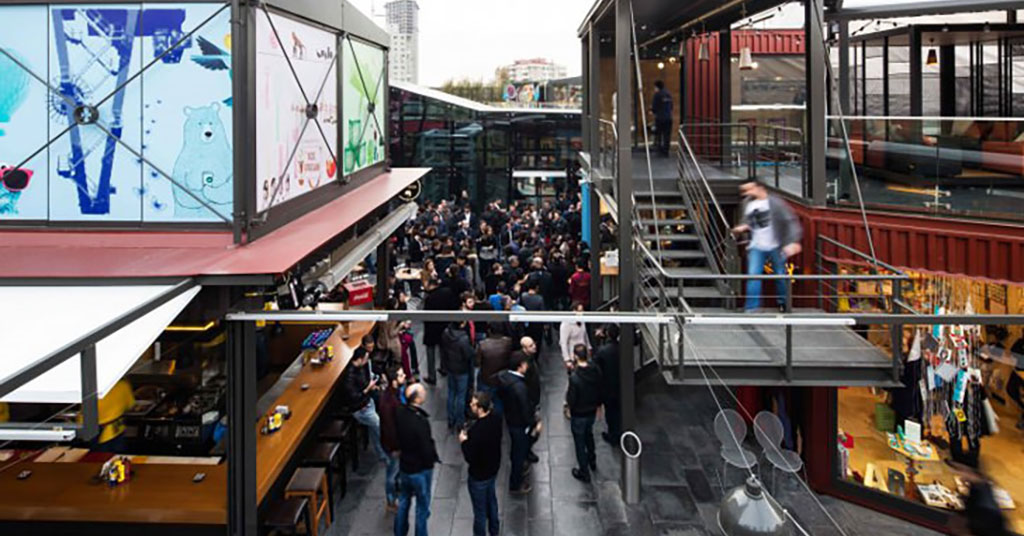 trump cadde Shipping Container Shopping Centre